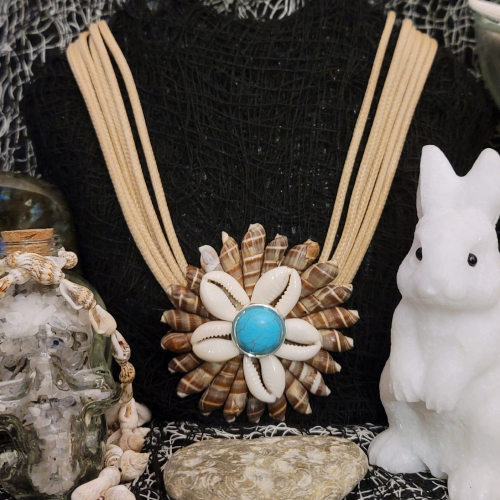 Shell Flower Pendant Necklace with Turquoise Center